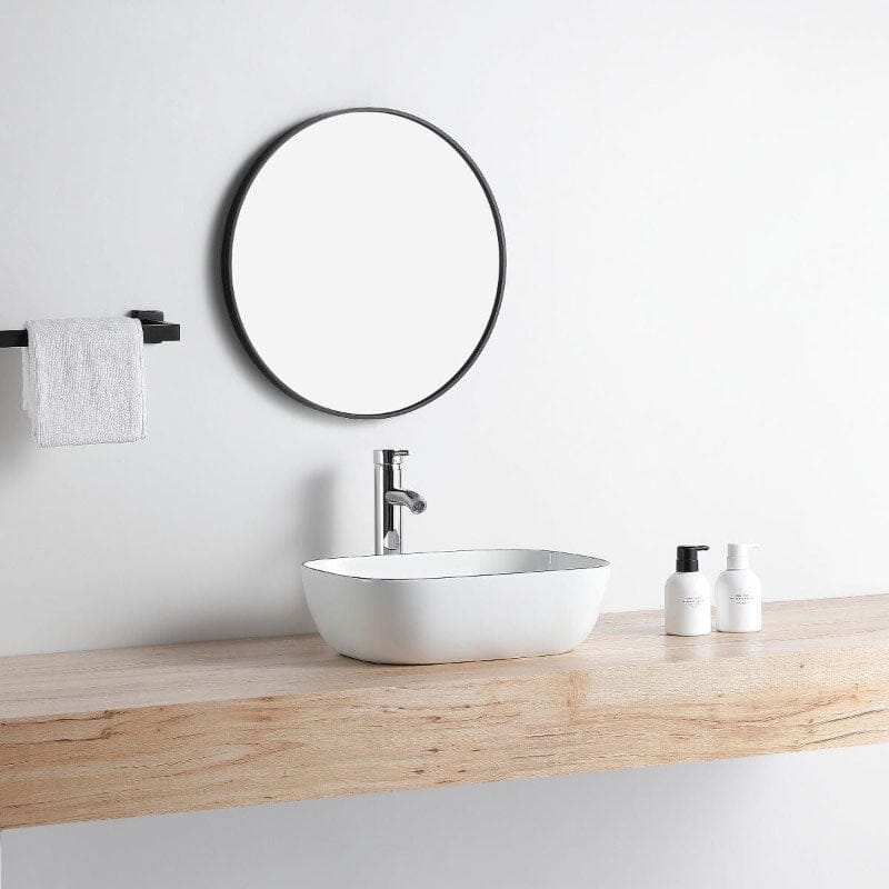 Lavabo blanco brillante borde negro sobre encimera cerámico CUARTO 45,5 x 32,5 cm - Entorno baño