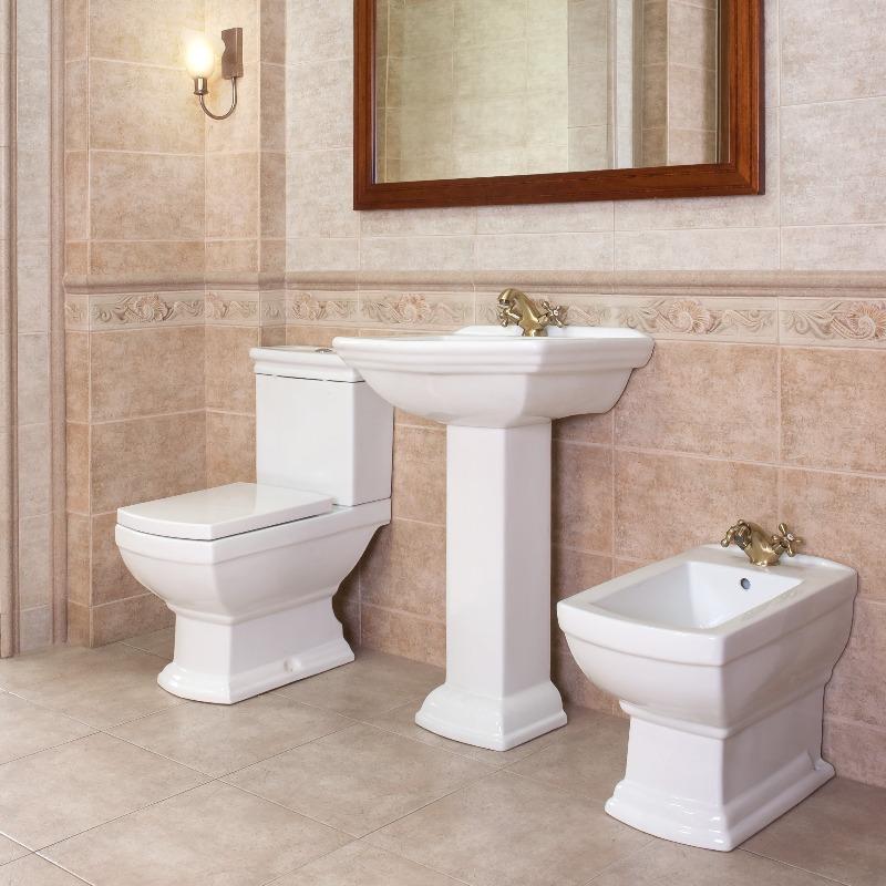 Klassisches Stand-WC, Keramik, DERBY mit Spühlkasten - Welt der Bäder